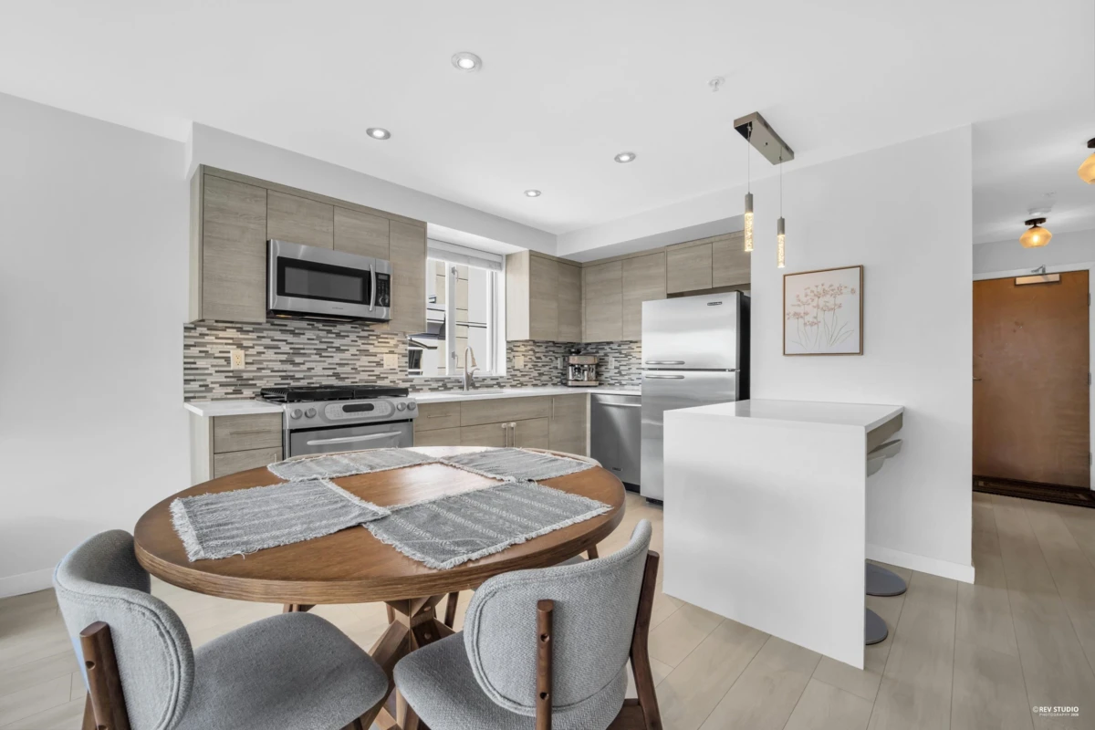Dining Area Photo of 401 122 E 3rd Street, North Vancouver, BC