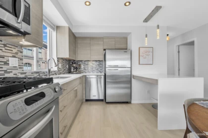 Kitchen Photo of 401 122 E 3rd Street, North Vancouver, BC