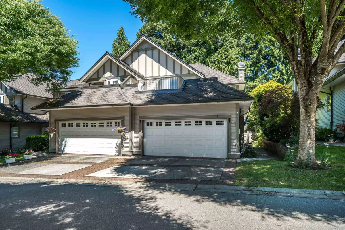 Living Room Photo of 41 5811 122 Street, Surrey, BC