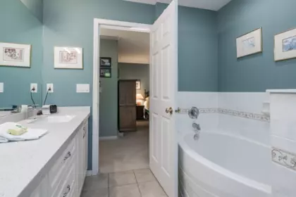 Hallway Photo of 41 5811 122 Street, Surrey, BC