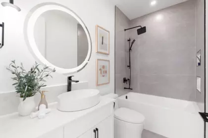 Guest Bathroom Photo of 477 W 20th Avenue, Vancouver, BC