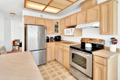 Kitchen Island Photo of 1655 Mcpherson Drive, Port Coquitlam, BC