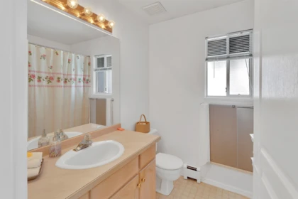 Powder Room Photo of 1655 Mcpherson Drive, Port Coquitlam, BC