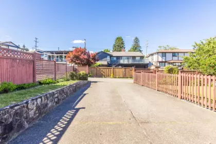 Backyard Photo of 431 Glenbrook Drive, New Westminster, BC