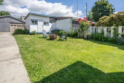 Front Yard Photo of 33561 7 Avenue, Mission, BC