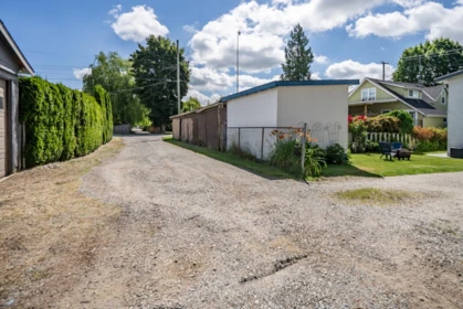 Hot Tub / Spa Photo of 33561 7 Avenue, Mission, BC