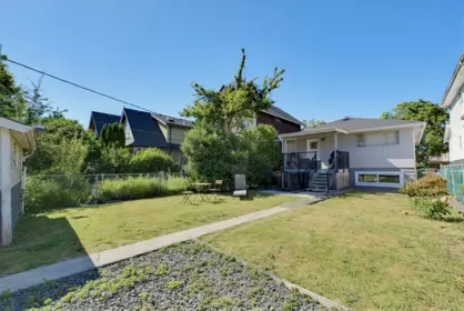 Backyard Photo of 1280 E 27th Avenue, Vancouver, BC