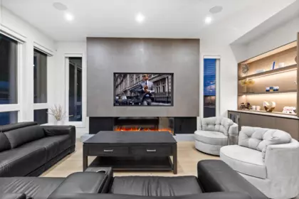 Breakfast Nook Photo of 14295 73a Avenue, Surrey, BC