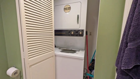 Walk-In Closet Photo of 1339 Chestnut Street, Vancouver, BC