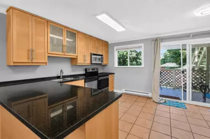 Breakfast Nook Photo of 15667 Marine Drive, White Rock, BC