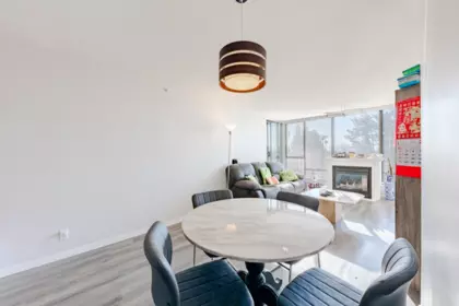 Kitchen Island Photo of 708 8180 Granville Avenue, Richmond, BC