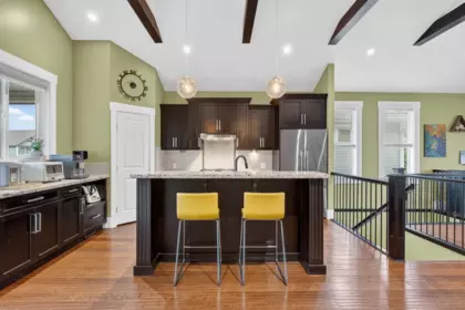 Kitchen Island Photo of 2780 Bristol Drive, Abbotsford, BC