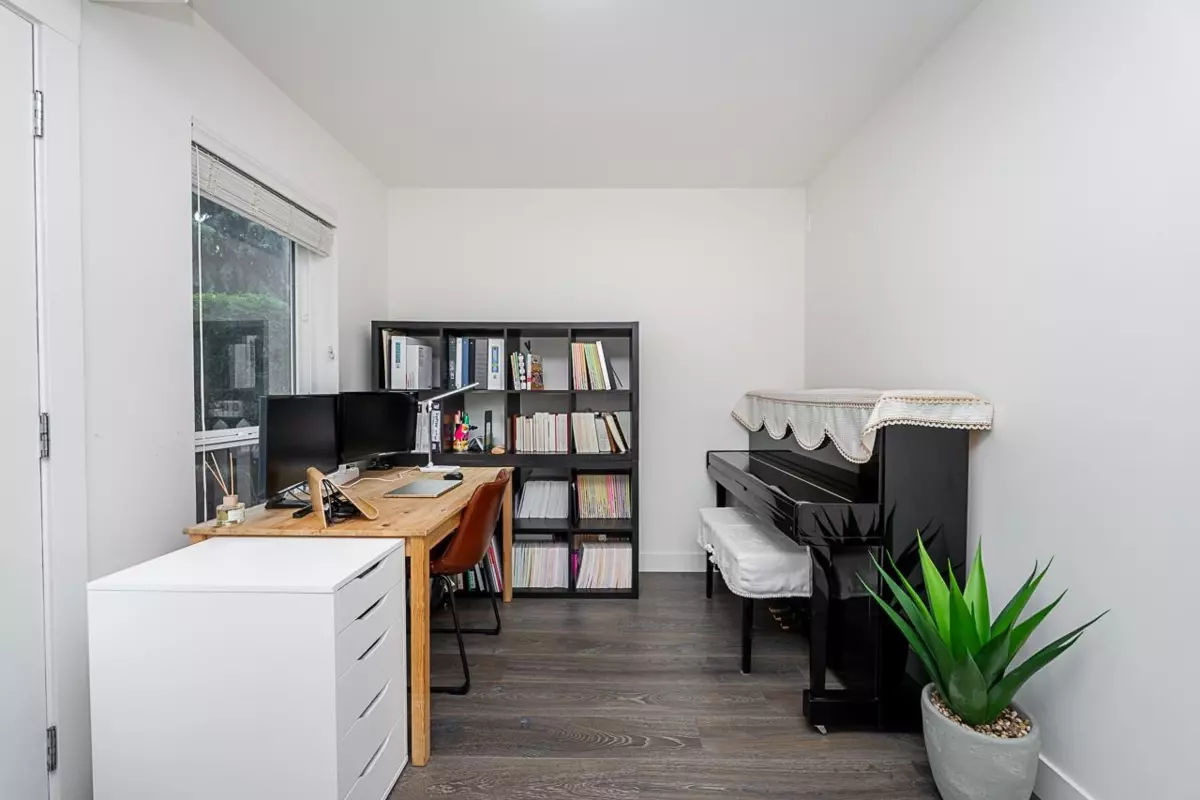 Living Room Photo of 3 7947 209 Street, Langley, BC