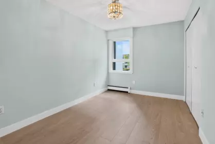 Hallway Photo of 206 1340 Duchess Avenue, West Vancouver, BC