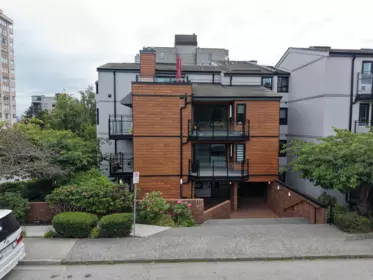 Swimming Pool Photo of 206 1340 Duchess Avenue, West Vancouver, BC