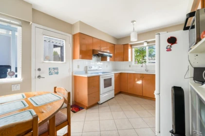 Kitchen Island Photo of 6620 Gainsborough Drive, Richmond, BC