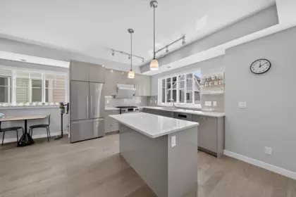Entry Foyer Photo of 4 7180 Lechow Street, Richmond, BC