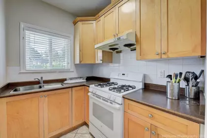 Primary Bathroom Photo of 15648 83a Avenue, Surrey, BC