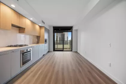 1506 6608 Sussex Avenue, Burnaby, BC, Burnaby — Apartment/Condo for sale