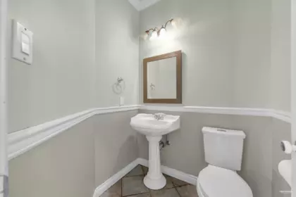 Powder Room Photo of 9171 Pauleshin Crescent, Richmond, BC