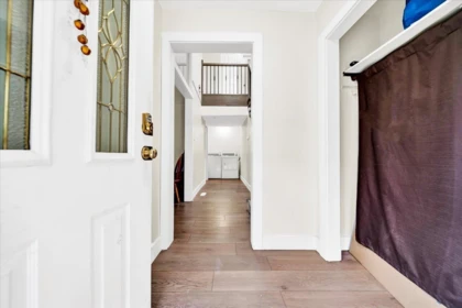 Entry Foyer Photo of 6497 131a Street, Surrey, BC
