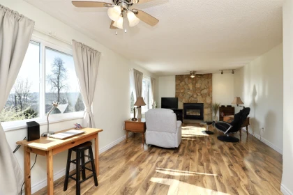 Kitchen Island Photo of 93 Warrick Street, Coquitlam, BC
