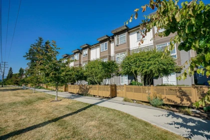 129 5888 144 Street, Surrey, BC, Surrey — Townhouse for sale