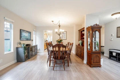 Breakfast Nook Photo of 14035 16b Avenue, Surrey, BC