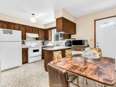 Breakfast Nook Photo of 2553 Bendale Road, North Vancouver, BC