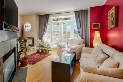 Breakfast Nook Photo of 1 1177 W 8th Avenue, Vancouver, BC