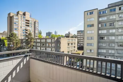 Backyard Photo of 702 1270 Robson Street, Vancouver, BC