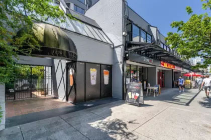 Breakfast Nook Photo of 702 1270 Robson Street, Vancouver, BC