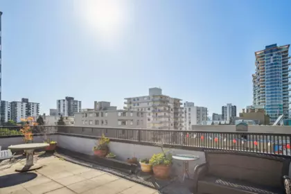 Garden / Landscaping Photo of 702 1270 Robson Street, Vancouver, BC