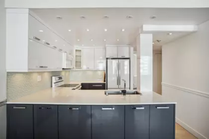Laundry Room Photo of 702 1270 Robson Street, Vancouver, BC