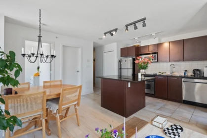 Kitchen Photo of 808 1199 Seymour Street, Vancouver, BC