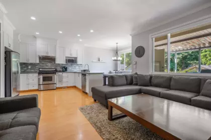 Kitchen Photo of 14775 59a Avenue, Surrey, BC