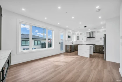2 3344 Adanac Street, Vancouver, BC, Vancouver — Half Duplex for sale