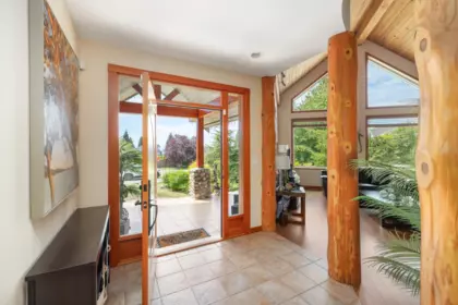 Kitchen Island Photo of 1474 Vernon Drive, Gibsons, BC