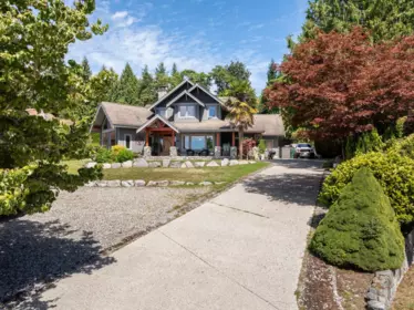 Living Room Photo of 1474 Vernon Drive, Gibsons, BC