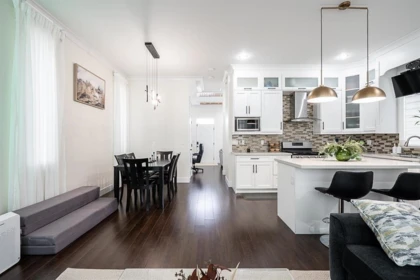Kitchen Island Photo of 13916 60 Avenue, Surrey, BC