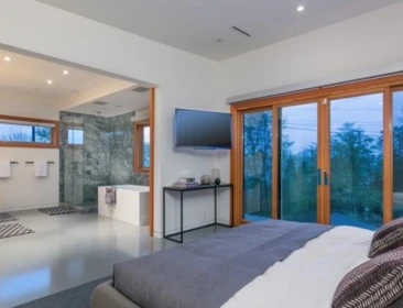 7317 Barnet Road, Burnaby, BC, Burnaby — Single Family Residence for sale