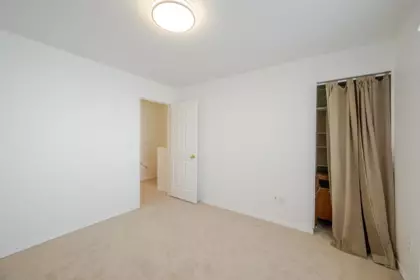 Entry Foyer Photo of 16 13713 72a Avenue, Surrey, BC