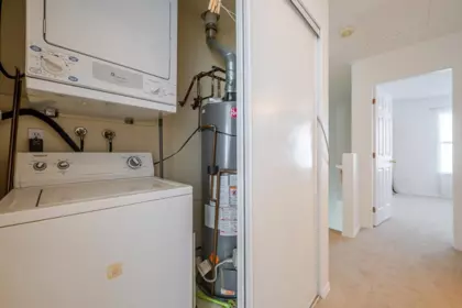 Laundry Room Photo of 16 13713 72a Avenue, Surrey, BC