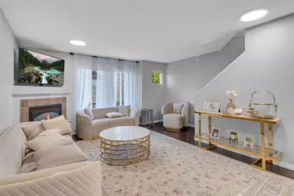 Living Room Photo of 40 6533 121 Street, Surrey, BC