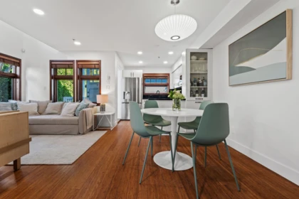 Living Room Photo of 2 2505 W 8th Avenue, Vancouver, BC