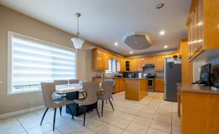 Breakfast Nook Photo of 14465 74 Avenue, Surrey, BC