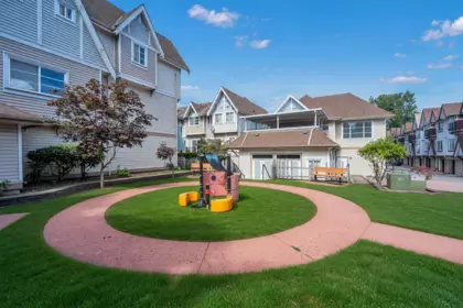 Backyard Photo of 5 9405 121 Street, Surrey, BC