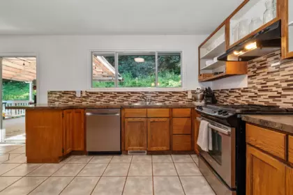 Breakfast Nook Photo of 43810 Vedder Mountain Road, Chilliwack, BC