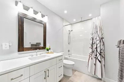 Walk-In Closet Photo of 1071 Lillooet Road, North Vancouver, BC