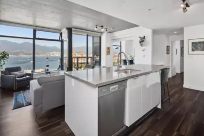 Kitchen Island Photo of 2102 128 W Cordova Street, Vancouver, BC